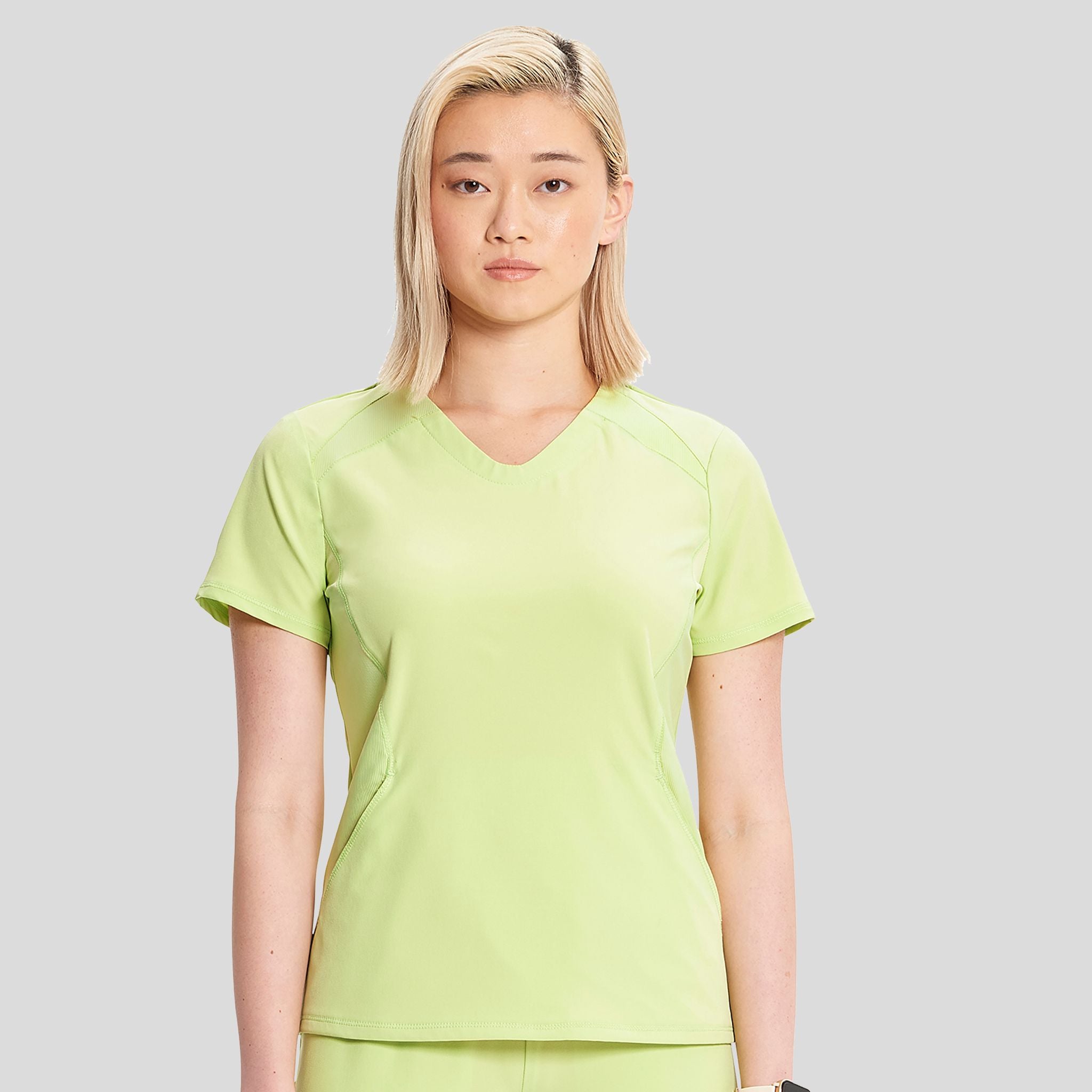 IN_INFINITY_GNR8_VNECKTOP_620A_GREENENERGY_FRONT