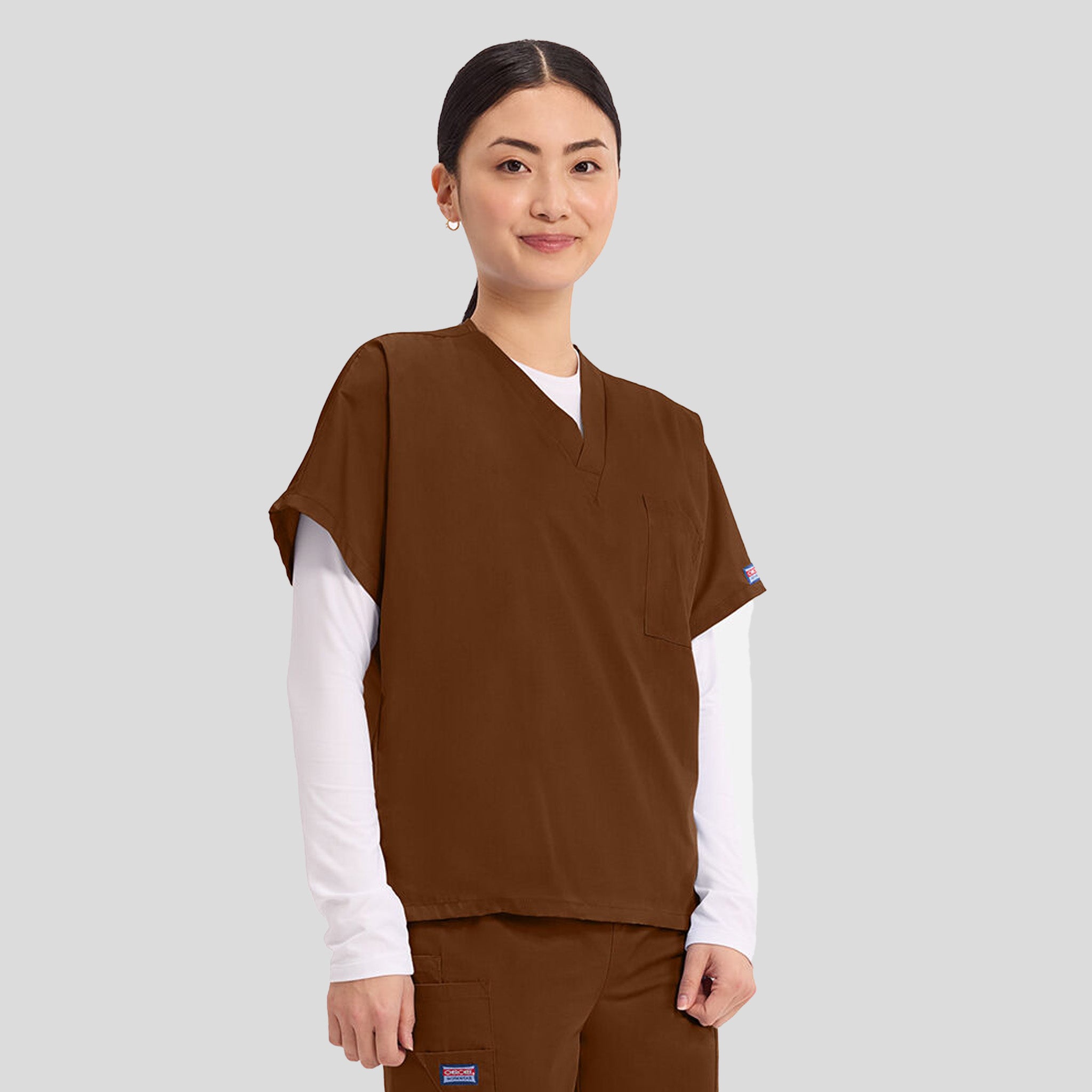 Unisex V-Neck 1 Pocket | Chocolate