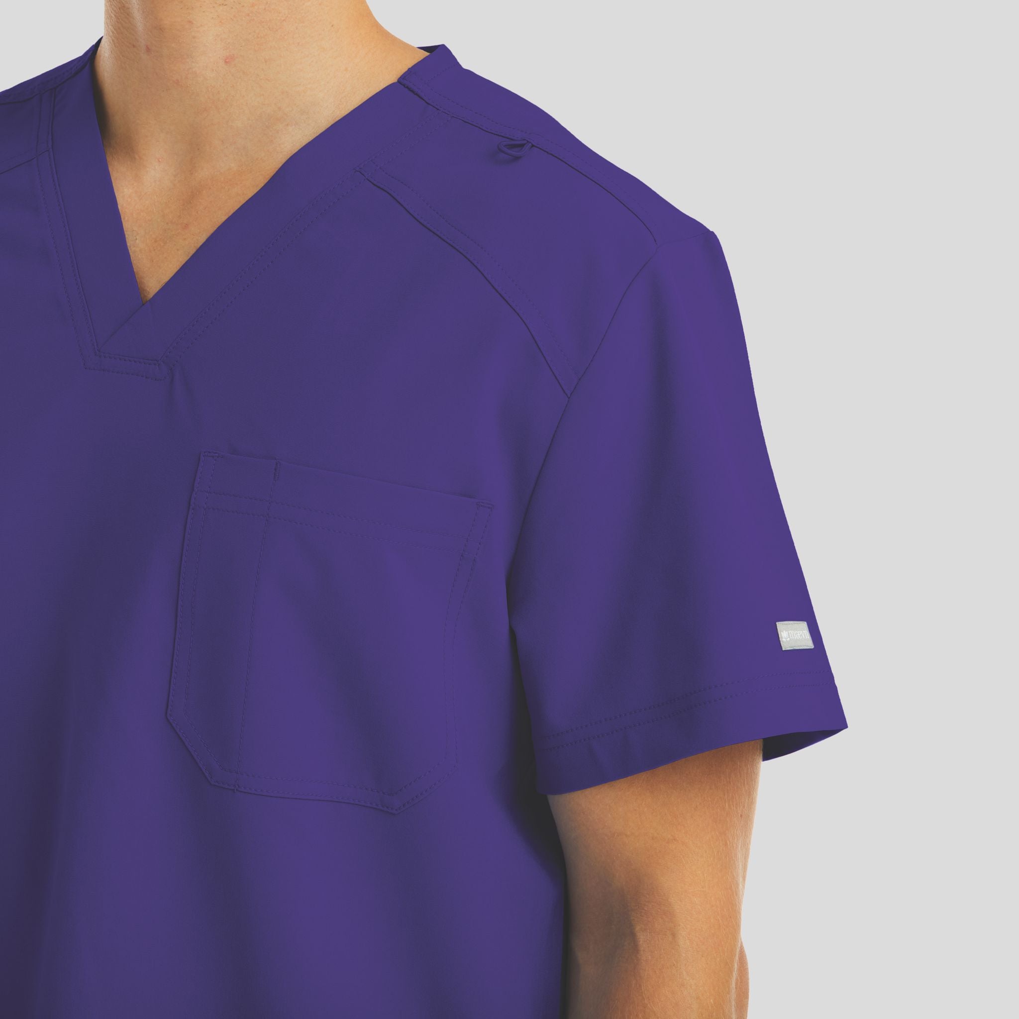 Maevn_Momentum_5801_grape_detail